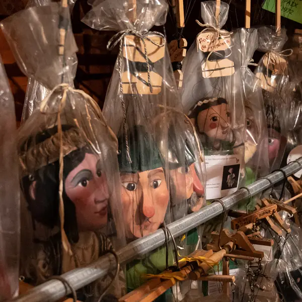 Murmure des marionnettes / COMPLET